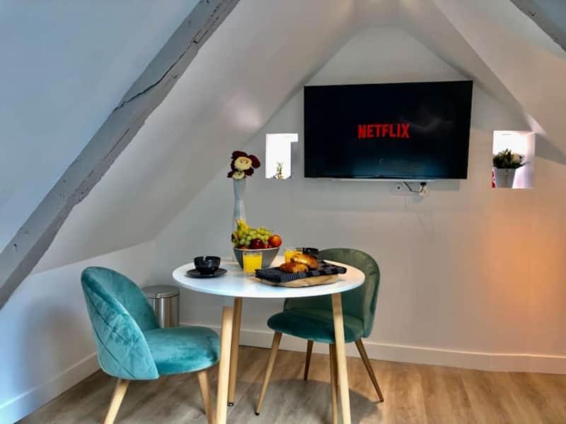 Mon Saint-Malo - Appart'Hotel - Coeur De 바이외 외부 사진