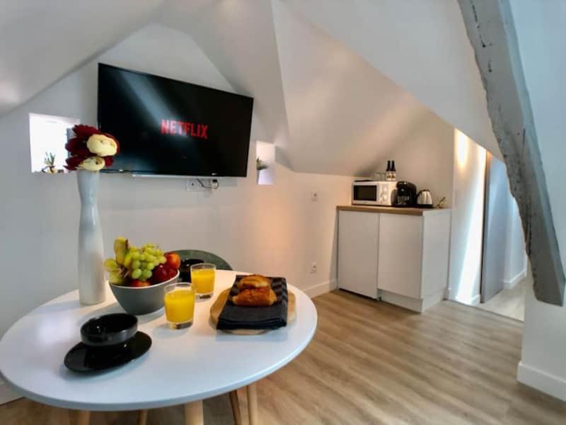 Mon Saint-Malo - Appart'Hotel - Coeur De 바이외 외부 사진